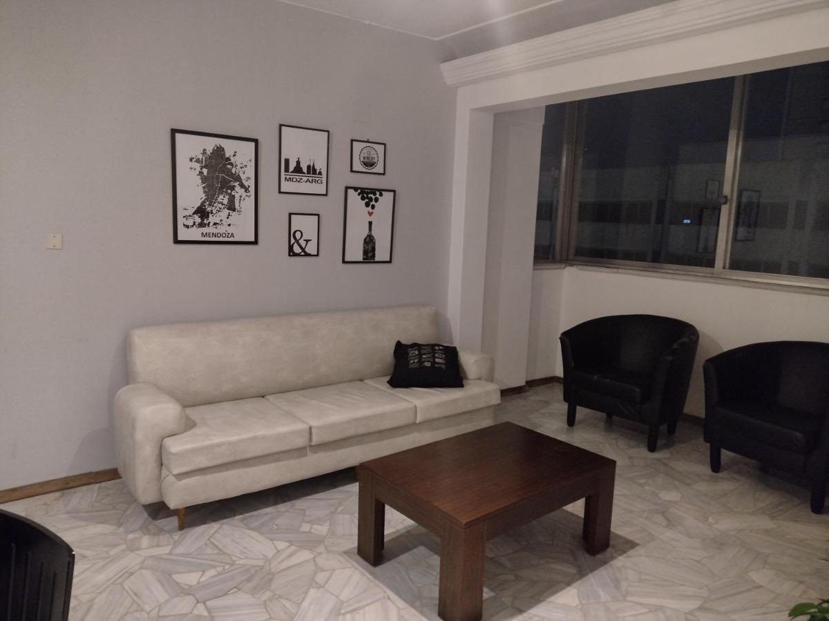 Garibaldi Apartment เมนโดซา ภายนอก รูปภาพ